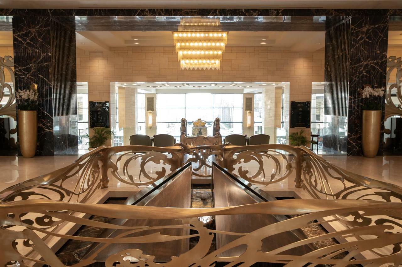 Jumeirah Messilah Beach Kuwait Kuwait City Esterno foto The lobby of the Ritz-Carlton, Dubai
